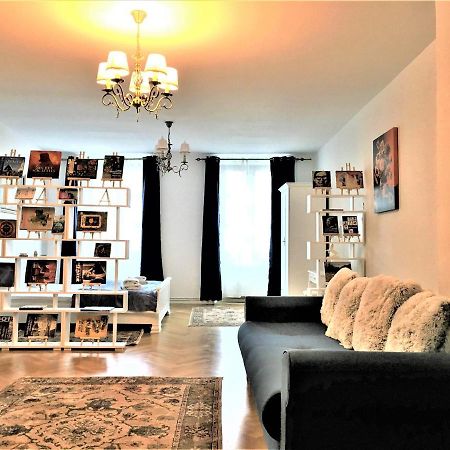 White Wolf Apartment Braşov Dış mekan fotoğraf