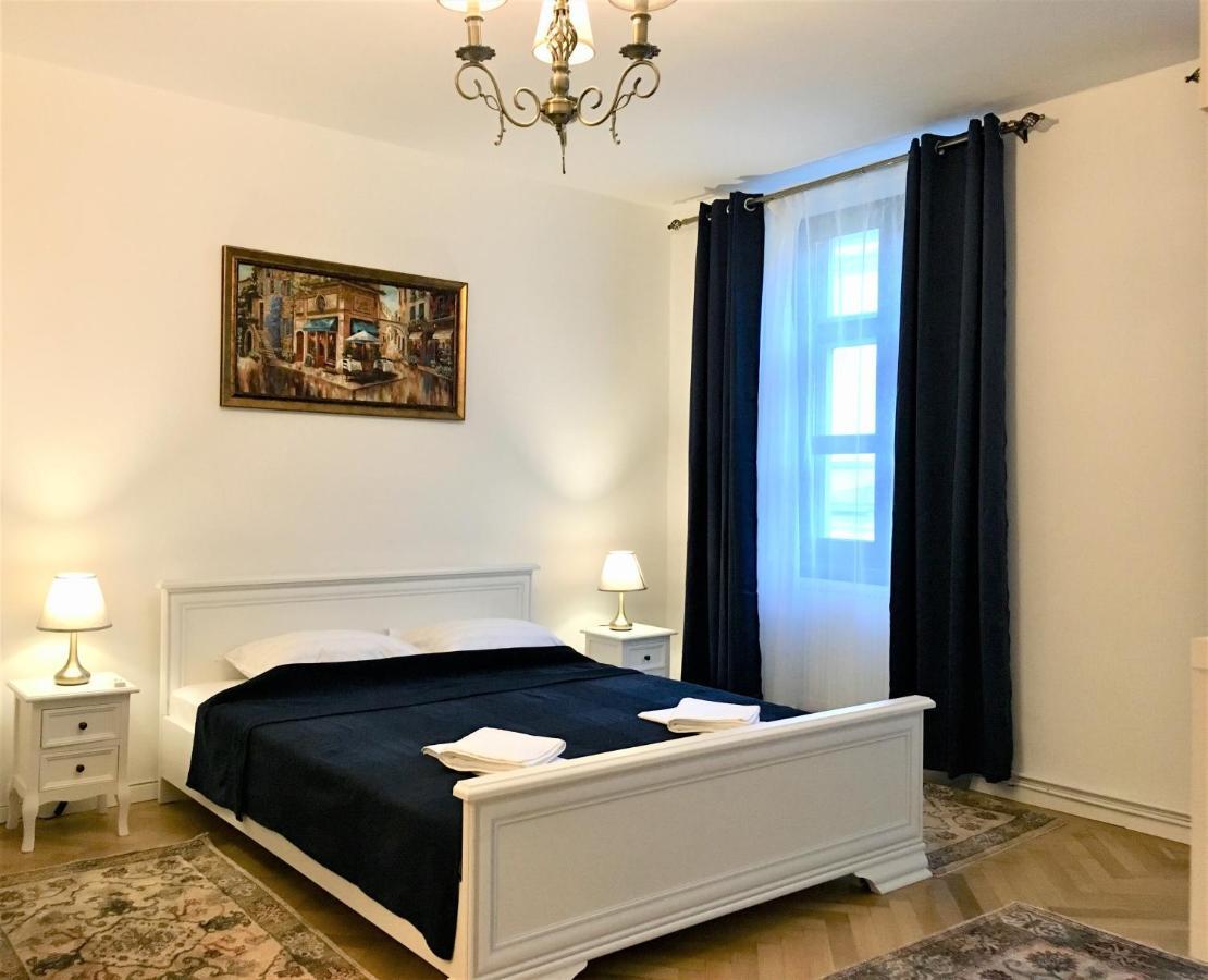 White Wolf Apartment Braşov Dış mekan fotoğraf
