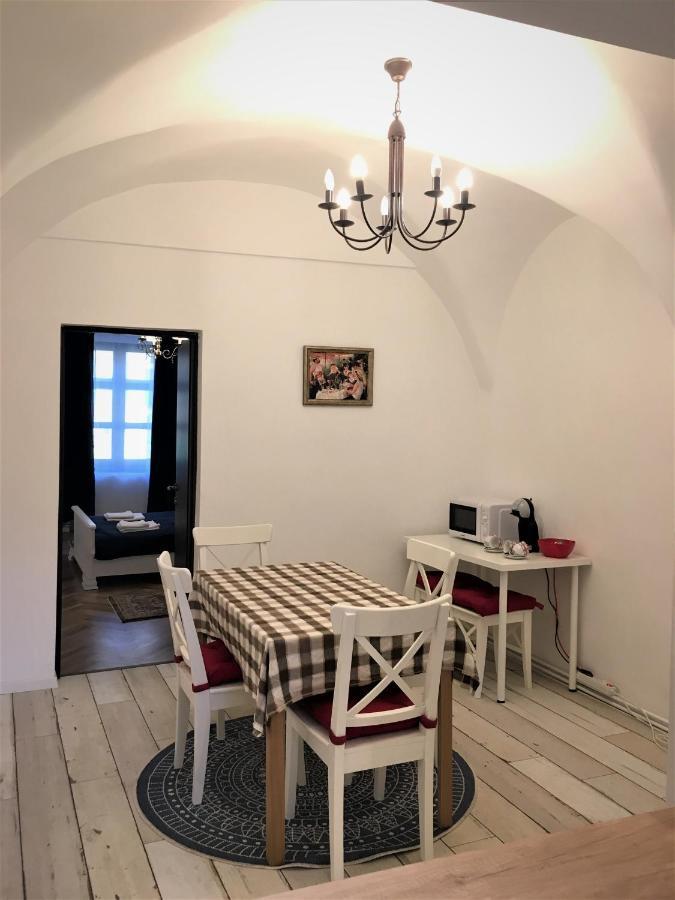 White Wolf Apartment Braşov Dış mekan fotoğraf